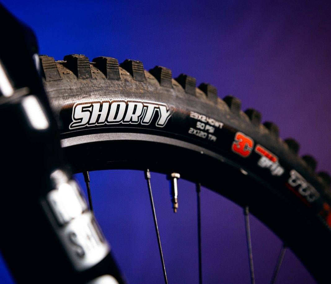 Maxxis shorty sales 27.5 2.5