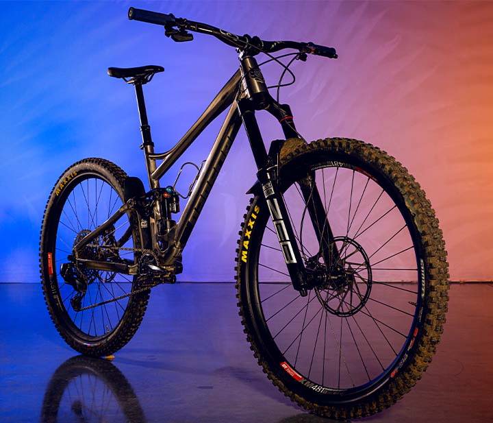 Staff Bike Checks | Brodie's Banshee Titan – The Lost Co.