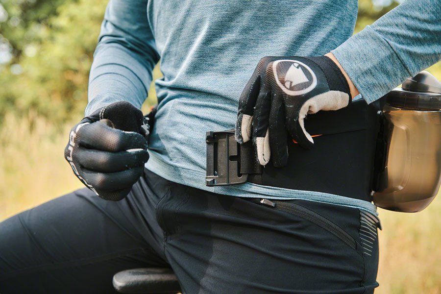 Fidlock Hip Belt Double Bottle Base - Black – The Lost Co.
