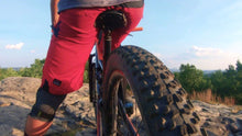 Load image into Gallery viewer, Vittoria Agarro Tire - 29 x 2.35 Tubeless Folding Black/Anthracite TNT G2.0 - The Lost Co. - Vittoria - TR3558 - 8022530020848 - -
